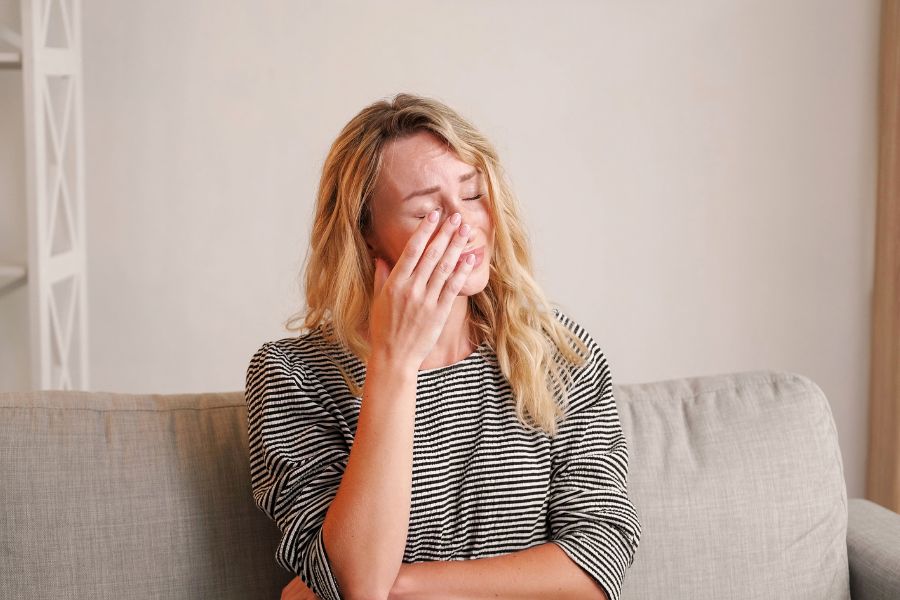 13 Telltale Signs She’s Contemplating Divorce - Love Tipsy